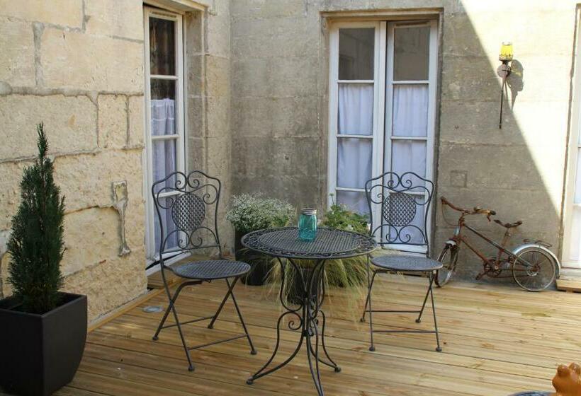 חדר סטנדרט, Une Chambre En Ville