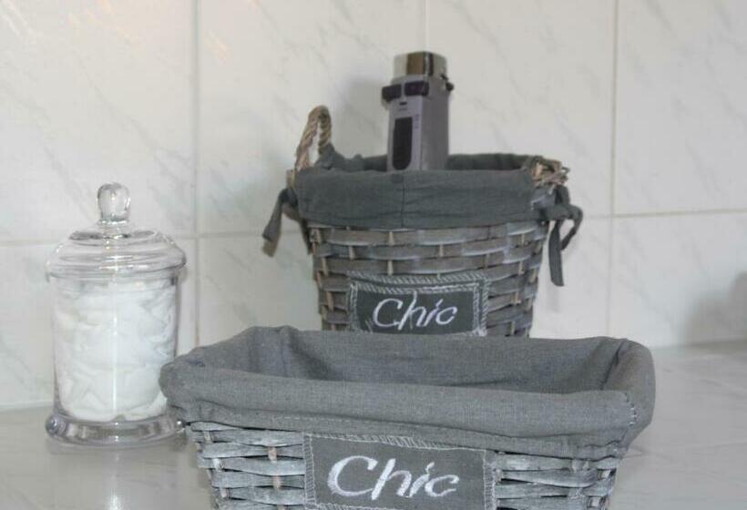 חדר סטנדרט, Une Chambre En Ville