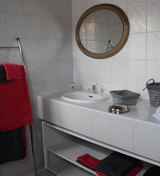 חדר סטנדרט, Une Chambre En Ville