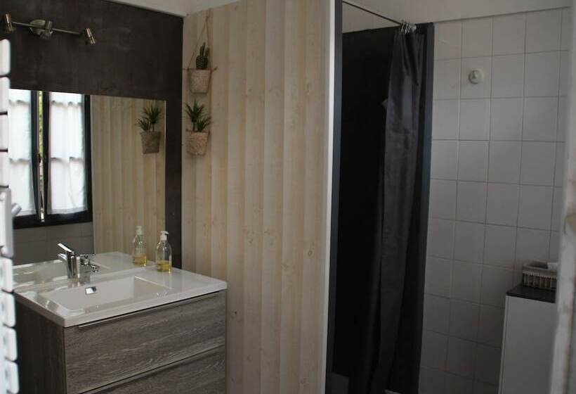 חדר סטנדרט עם טרסה, Une Chambre En Ville