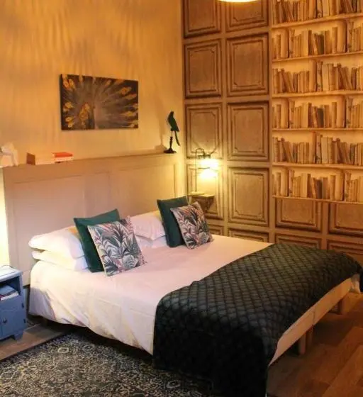 Standard-huone Terassi, Une Chambre En Ville