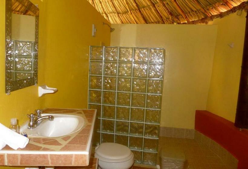 بنجلو عائلى, The Pickled Onion Eco Boutique B&b