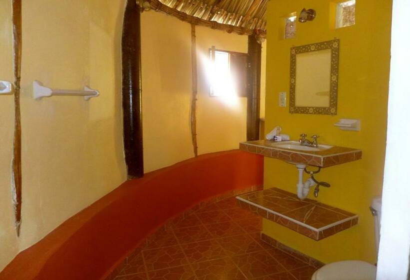 بنجلو عائلى, The Pickled Onion Eco Boutique B&b