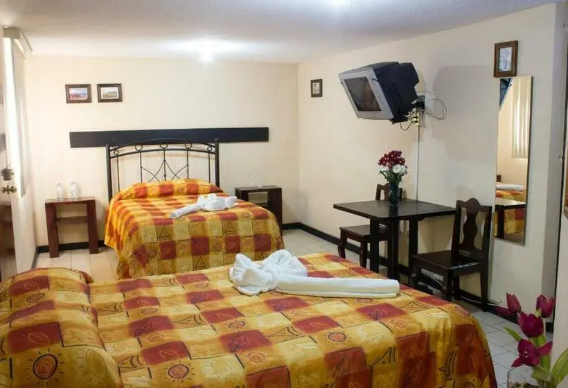 Standard Neljän Hengen Huone, Villas Hotel Cholula