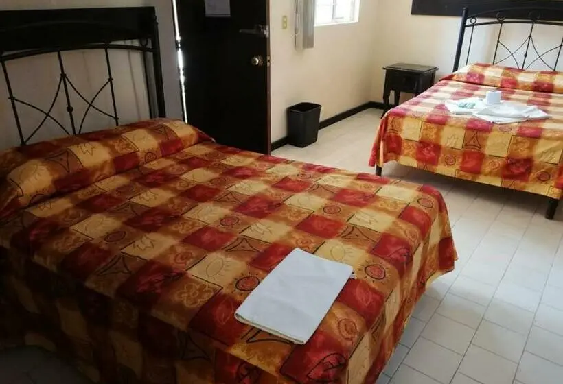 Standard Kolmen Hengen Huone, Villas Hotel Cholula