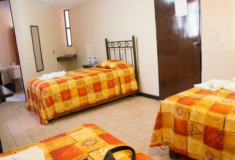Standard Kolmen Hengen Huone, Villas Hotel Cholula