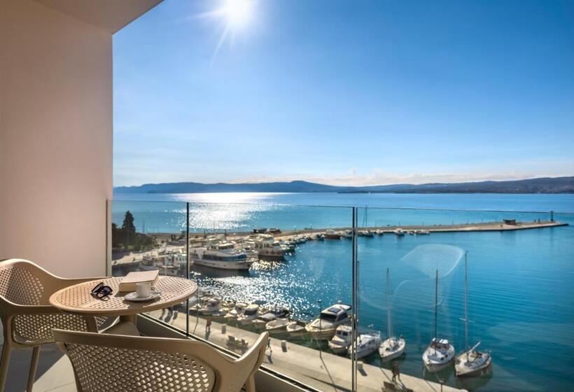 Семейный Номер Superior, Aminess Younique Narrivi