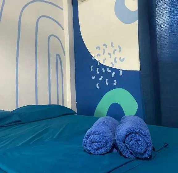 تختخواب در اتاق مشترک, Acuarela Hostal