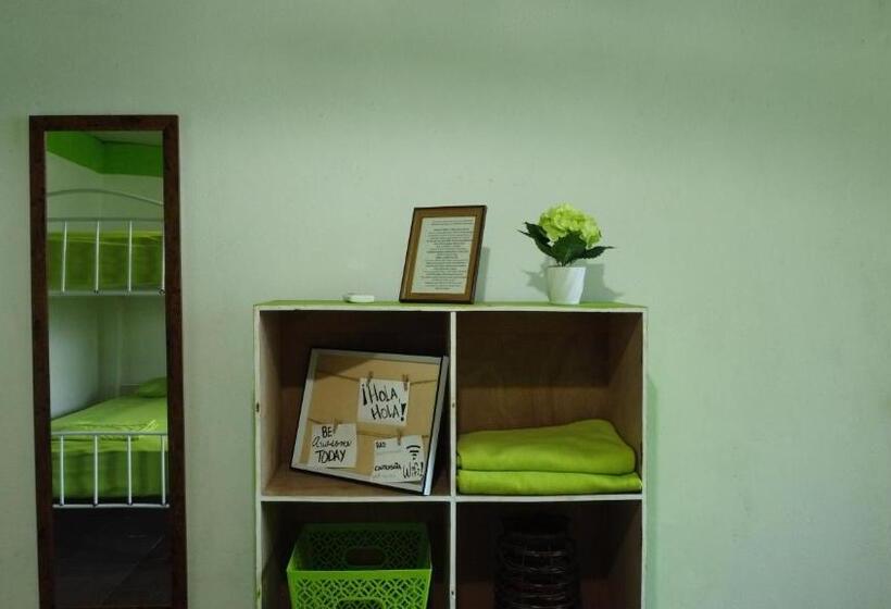 Четырехместный Номер Стандарт, Acuarela Hostal