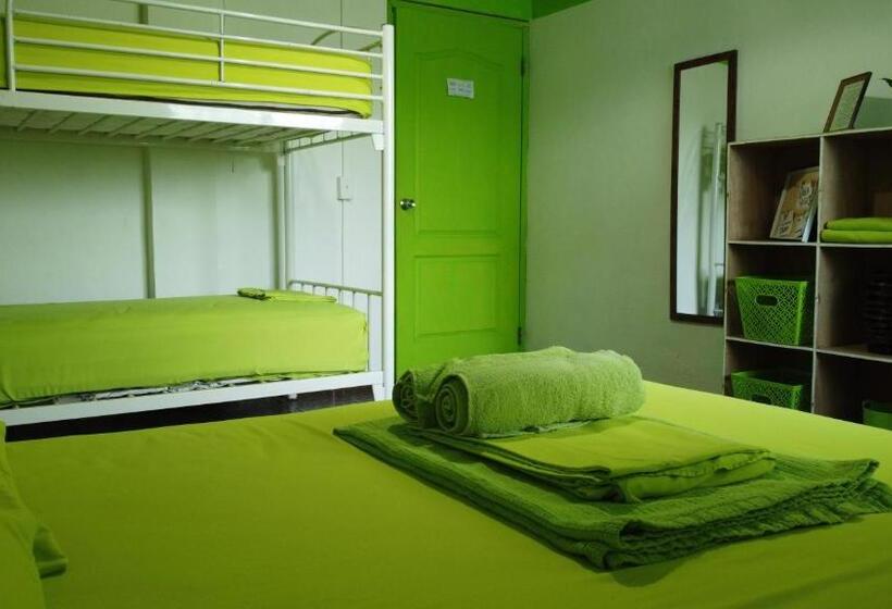 Четырехместный Номер Стандарт, Acuarela Hostal