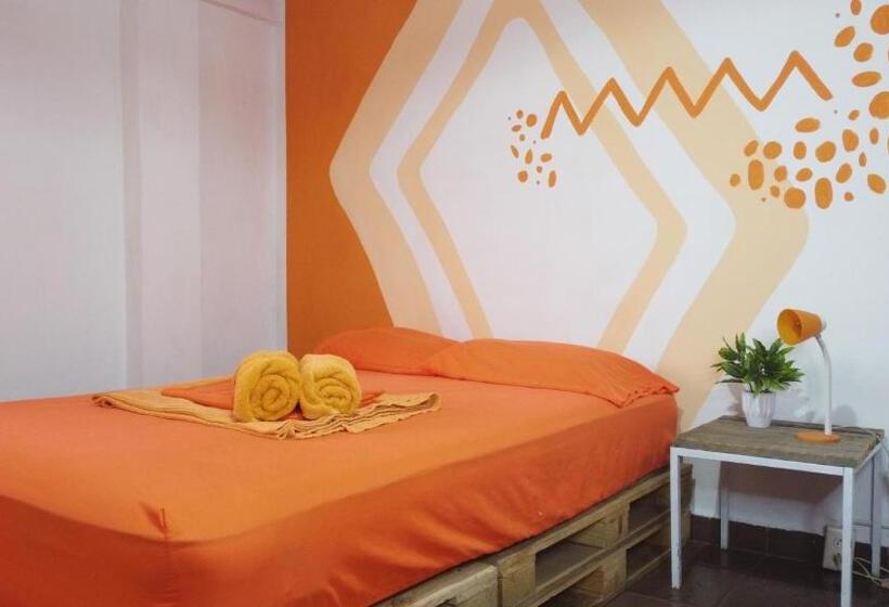 Номер Стандарт Четырехместный Совместный Санузел, Acuarela Hostal