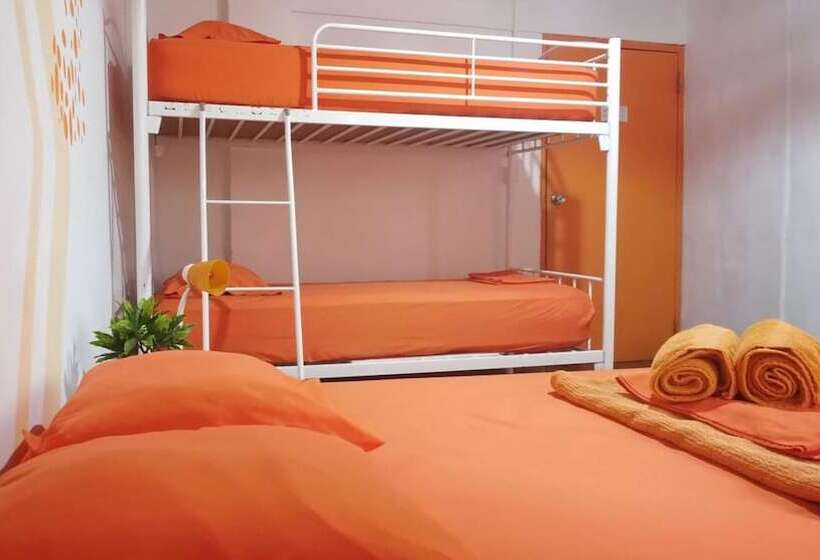 Номер Стандарт Четырехместный Совместный Санузел, Acuarela Hostal