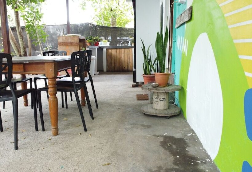 Номер Стандарт Четырехместный Совместный Санузел, Acuarela Hostal