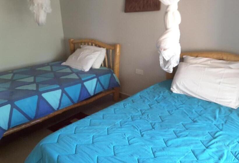 سوییت خانوادگی, Brownstone Country Home