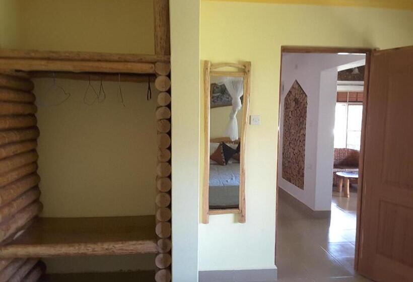 سوییت خانوادگی, Brownstone Country Home