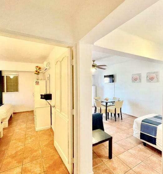 اتاق خانوادگی, Villa Iguana