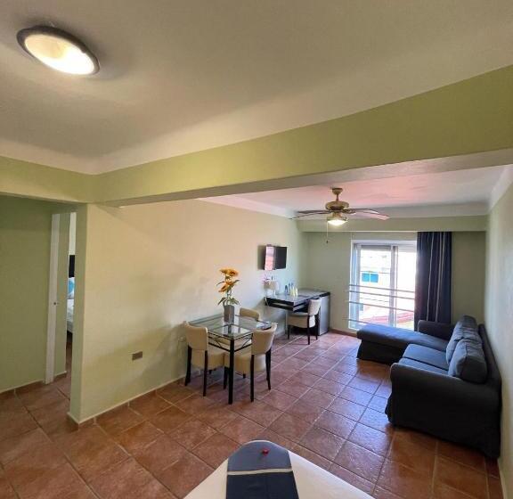 اتاق خانوادگی, Villa Iguana