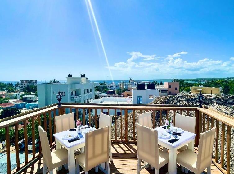 اتاق خانوادگی, Villa Iguana