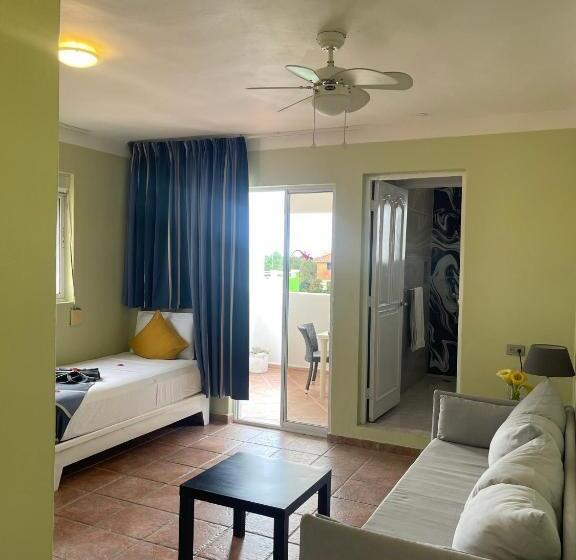 اتاق راحتی سه تخته, Villa Iguana