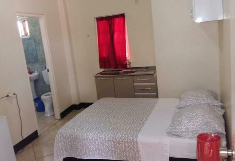 استودیو استاندارد با بالکن, Bar Restaurant Emergency 911 Sto Lk Group