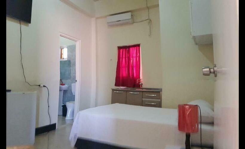 استودیو استاندارد با بالکن, Bar Restaurant Emergency 911 Sto Lk Group