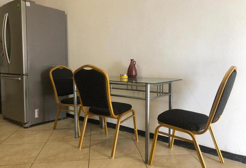 آپارتمان 2 خوابه, Bar Restaurant Emergency 911 Sto Lk Group