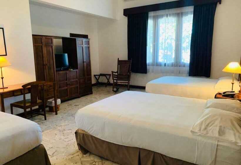 اتاق خانوادگی, Casa Del Sol