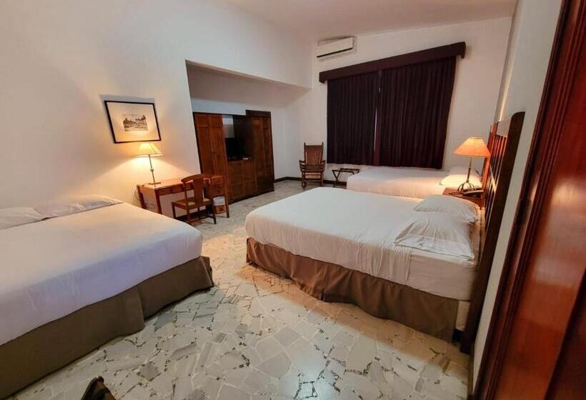 اتاق خانوادگی, Casa Del Sol