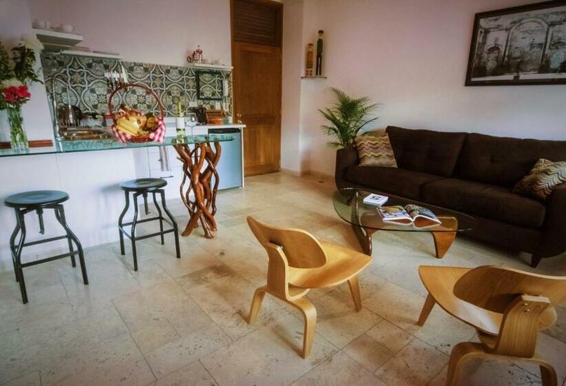 جناح إدارى, La Isabela Suites