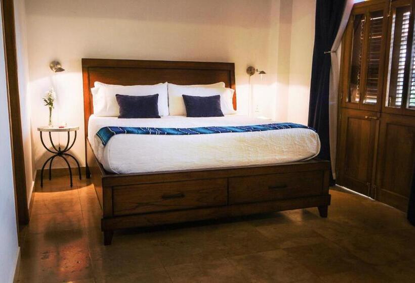 جناح إدارى, La Isabela Suites