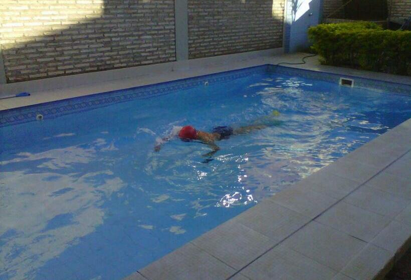 سوییت اجرایی, Las Residentas