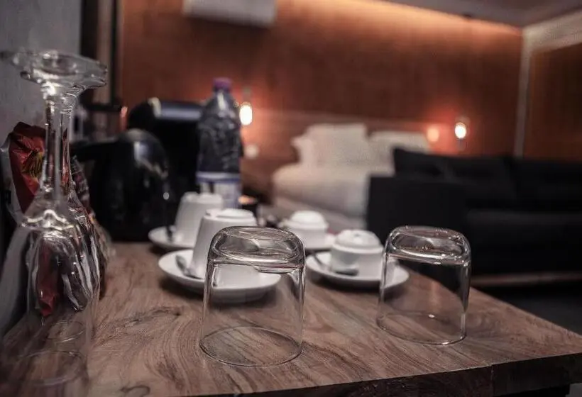 اتاق لوکس, Le Patio