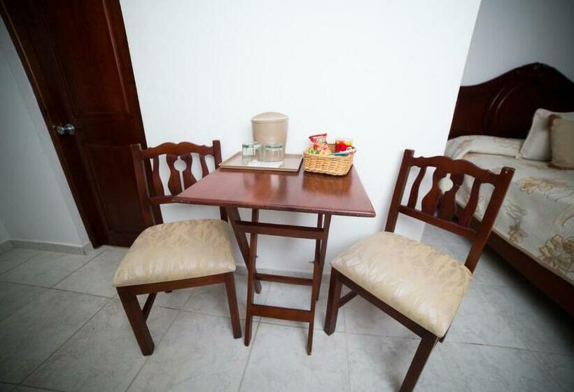 سوییت, Los Jardines