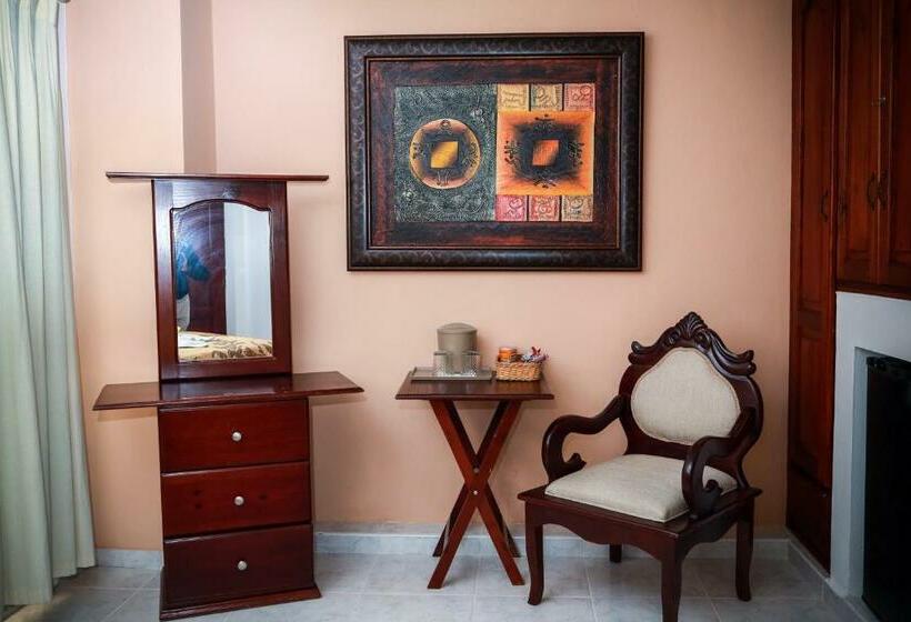 سوییت جونیور, Los Jardines