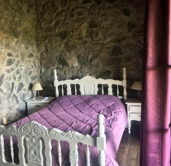 کابین, San Francisco De Las Sierras