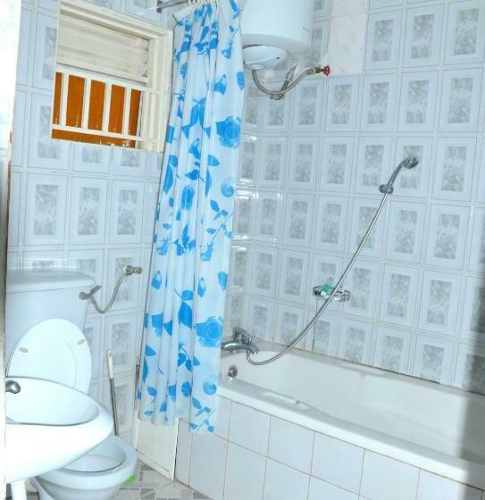 اتاق لوکس, Sandton Hotel Kasese