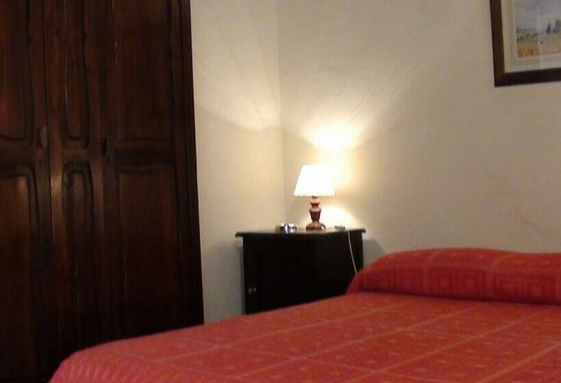 اتاق استاندارد با سرویس بهداشتی مشترک, Uruguay