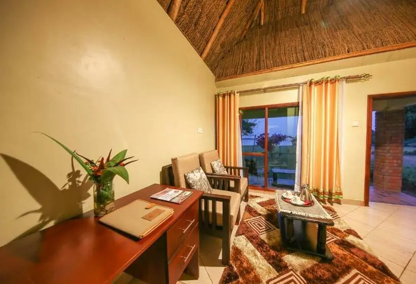 اتاق استاندارد سه نفره, Victoria Forest Resort