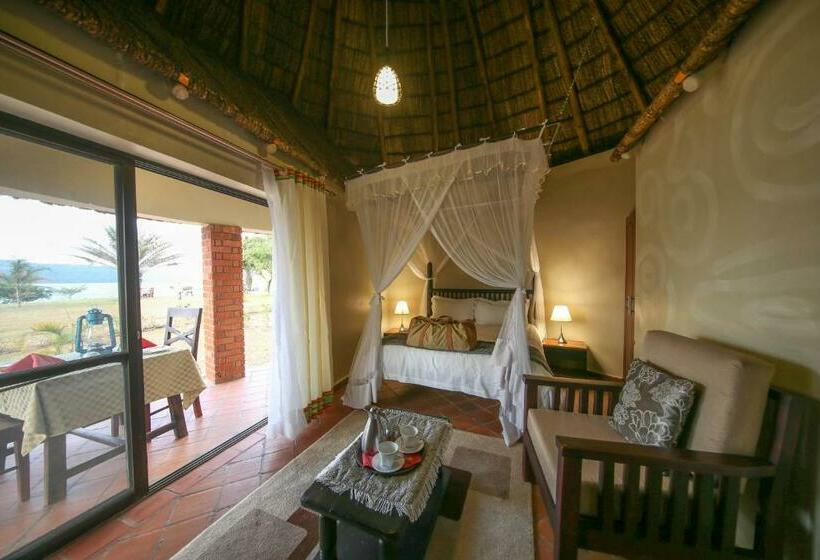 اتاق استاندارد سه نفره, Victoria Forest Resort