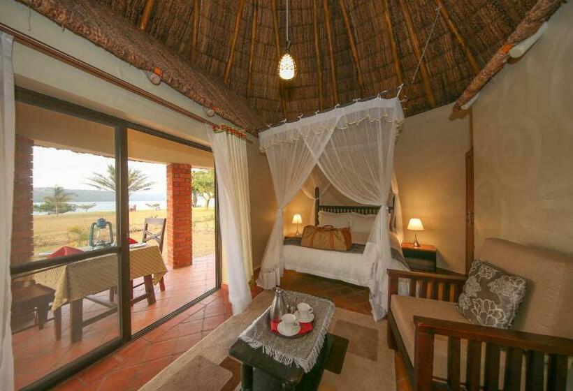 اتاق استاندارد سه نفره, Victoria Forest Resort