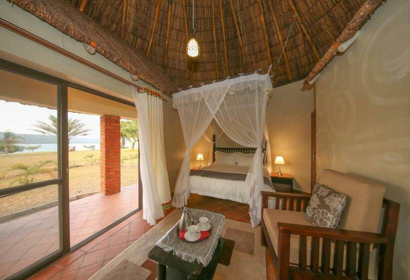 اتاق استاندارد سه نفره, Victoria Forest Resort