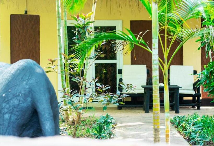 بانگلوی لوکس, Kijiji Beach Resort