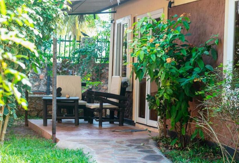 بانگلوی لوکس, Kijiji Beach Resort