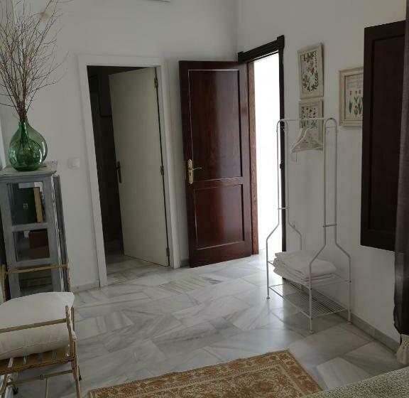 اتاق استاندارد, Hostel Mayflowers