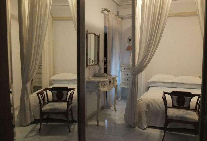 اتاق استاندارد با وان آب گرم, Hostel Mayflowers