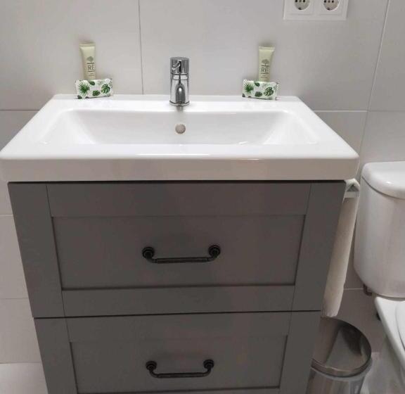 اتاق استاندارد, Hostel Mayflowers