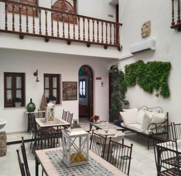 اتاق لوکس, Hostel Mayflowers