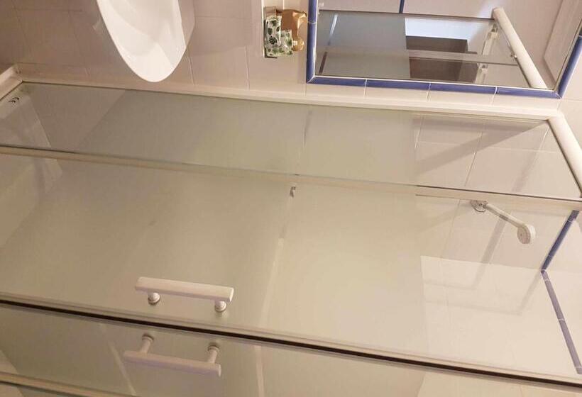 اتاق استاندارد, Hostel Mayflowers