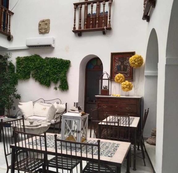 اتاق استاندارد, Hostel Mayflowers