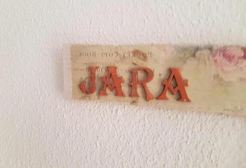 اتاق لوکس با وان آب گرم, Hostel Mayflowers